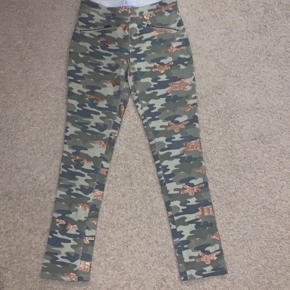 LIKE NEW- big girls CAMO jeggings size 14
